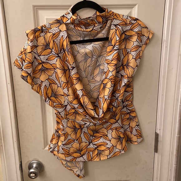 Beautiful NWT Blouse from TopShop - Picture 2 of 4